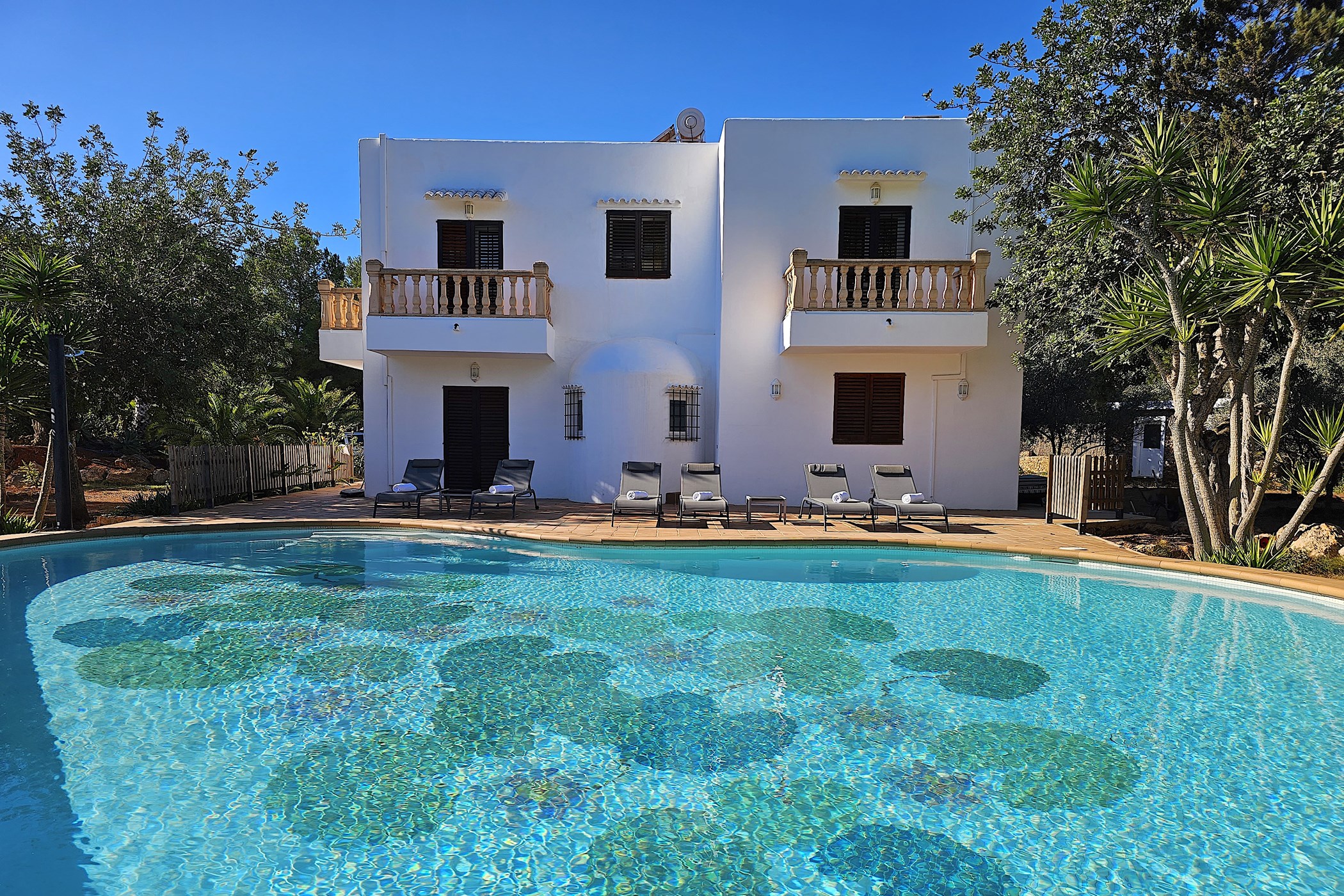 Ibizan Style Villa In Jondal